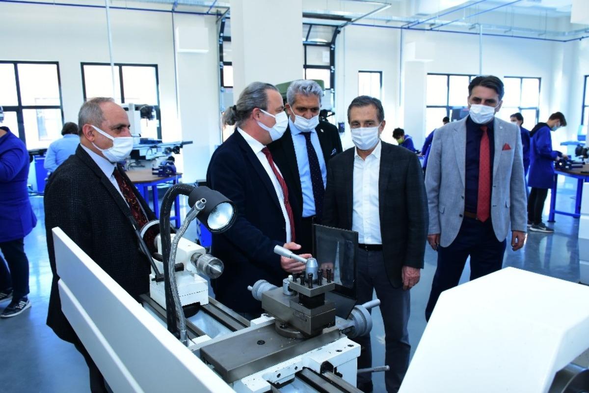 Ata&ccedil;: Eskişehir OSB, T&uuml;rkiye&rsquo;ye &ouml;rnek okul inşa etti