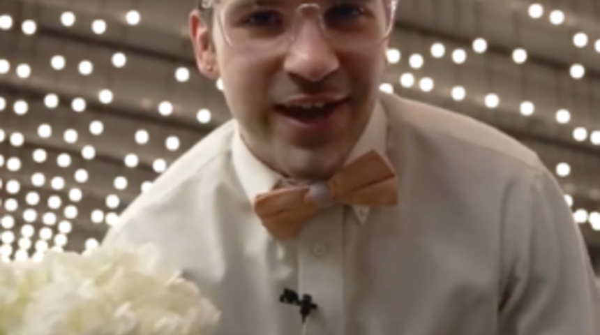 Sosyal medya TikTok aşıklarını konuşuyor! Tamamen tesadüf eseri Vegas’ta evlenmek için sözleştiler