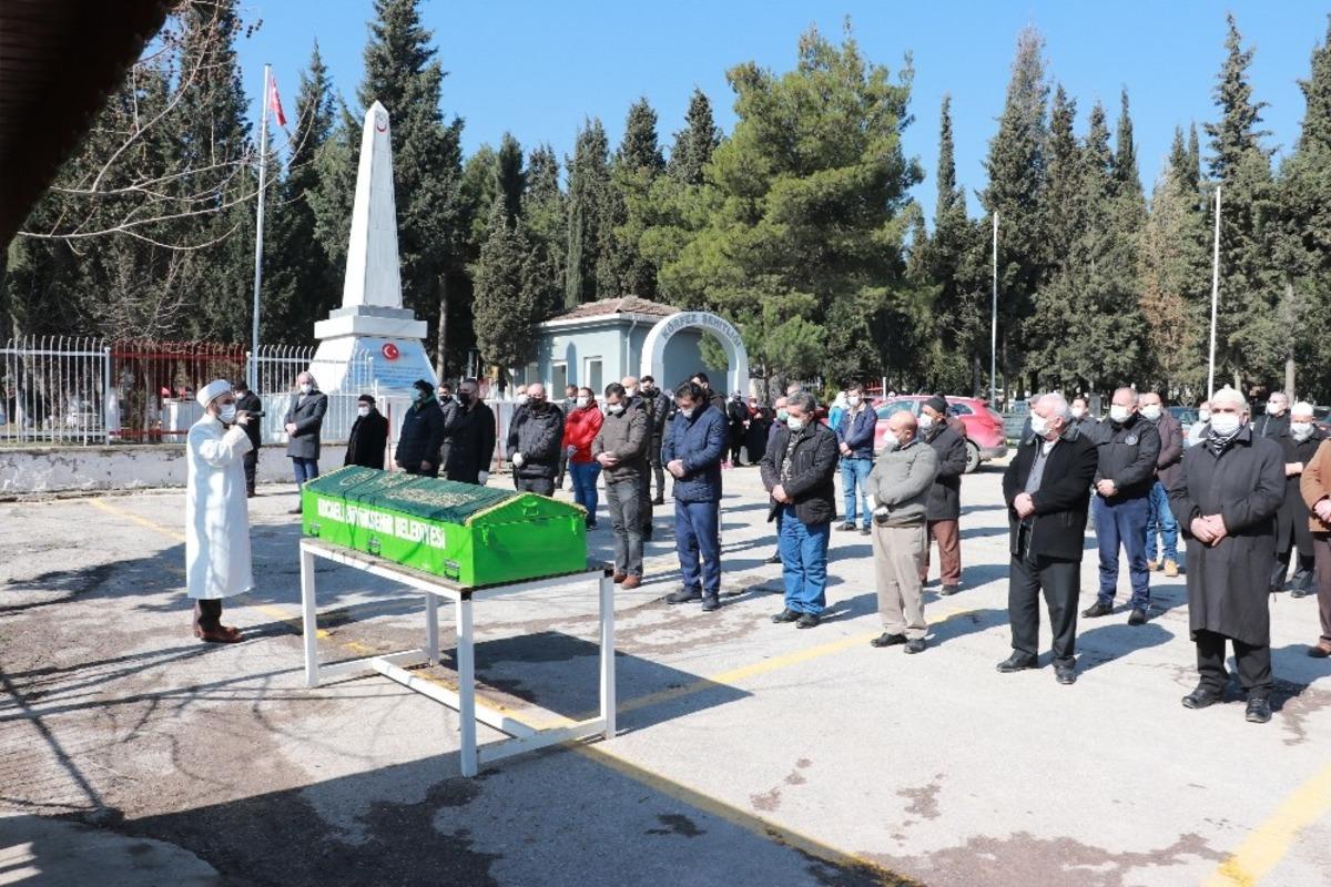 Baba oğul 1 g&uuml;n arayla korona vir&uuml;se yenildi
