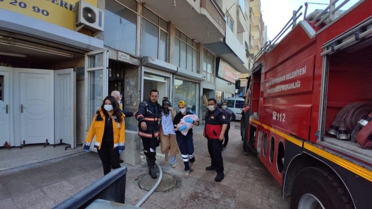 Mersin&rsquo;de apartman yangını