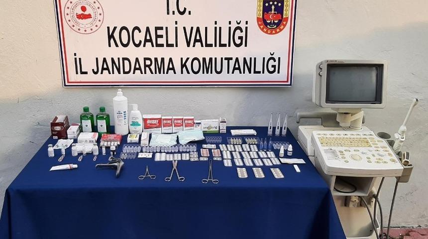 Apartman dairesinde k&uuml;rtaj yapan sahte doktor serbest bırakıldı
