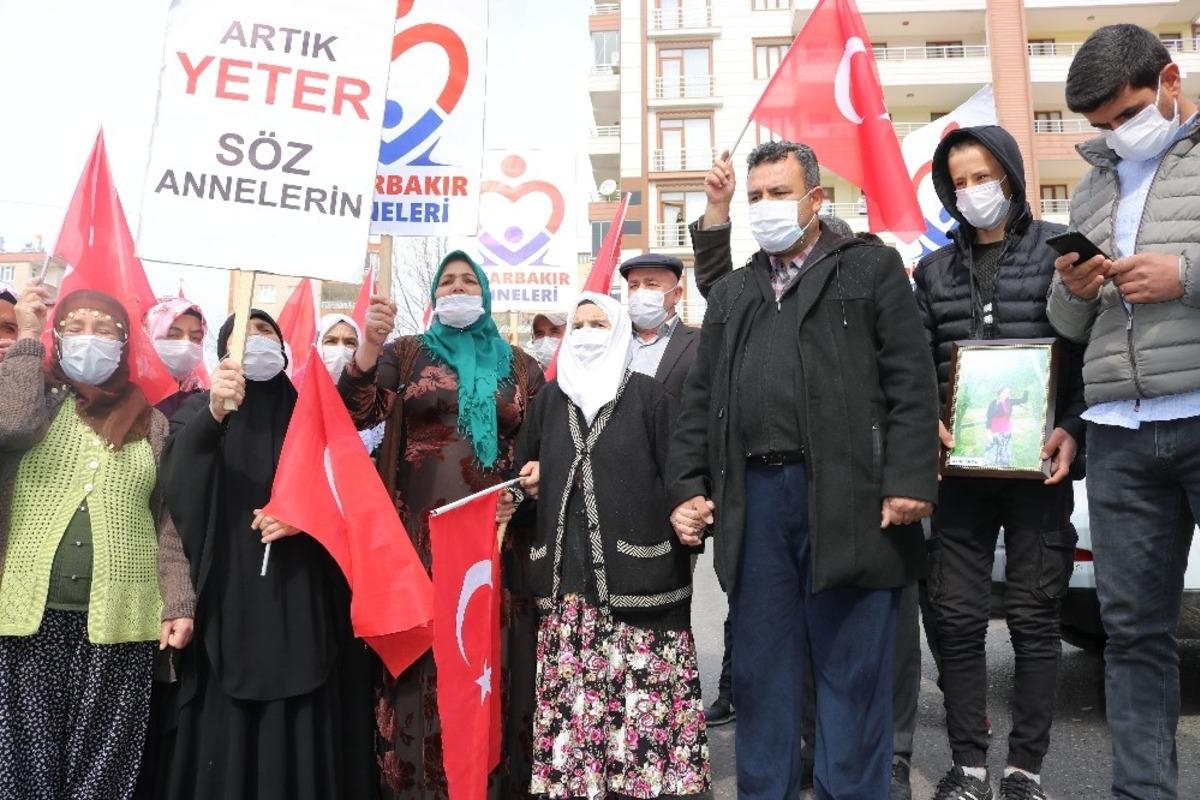 HDP &ouml;n&uuml;ndeki ailelerin &ccedil;ığlığı T&uuml;rkiye&rsquo;yi sarmaya devam ediyor