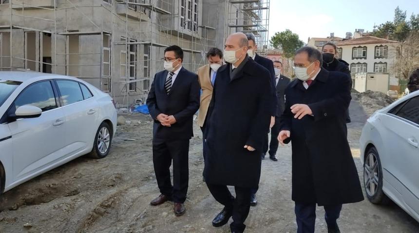 Bakan Soylu, Ala&ccedil;am H&uuml;k&uuml;met Konağı inşaatında incelemelerde bulundu