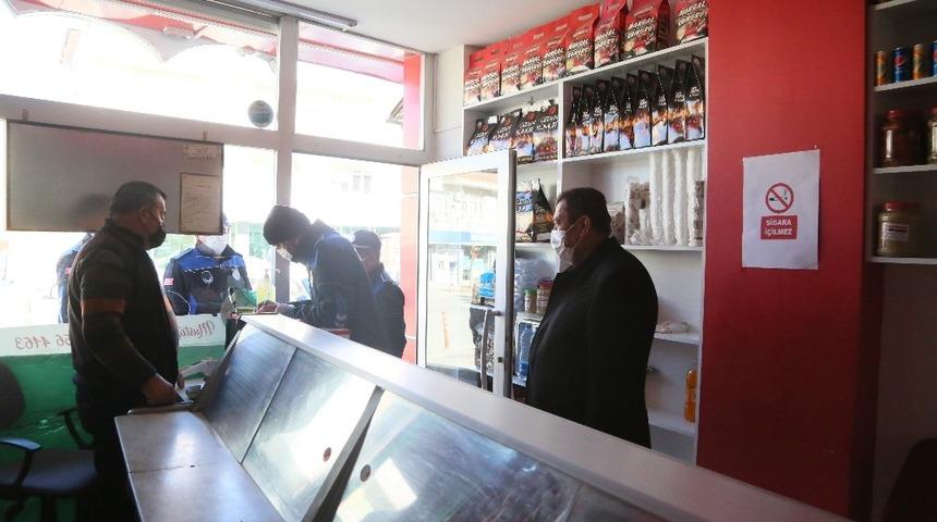 Develi Belediyesi zabıta ekiplerinden maske denetimi