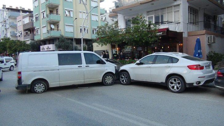 Zincirleme kaza ucuz atlatıldı, çarpışma sesini duyan kaçtı G4