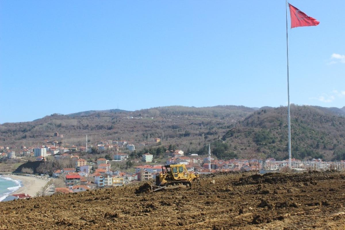 G&uuml;zelkent&rsquo;te Şehitlik Anıtı ve &ccedil;evresi g&uuml;zelleşiyor