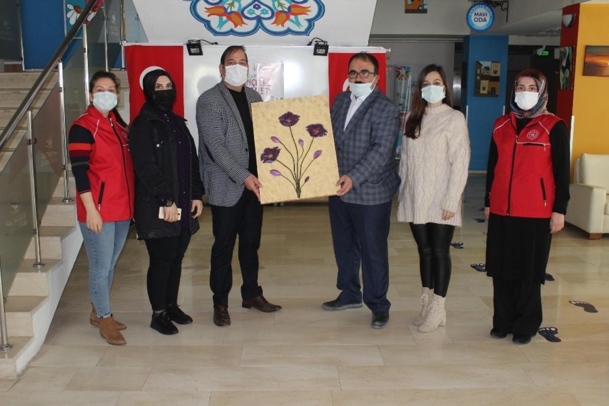 Erzincan&rsquo;da Yeşilay Haftası&rsquo;nda gen&ccedil;lere bağımlılık anlatıldı