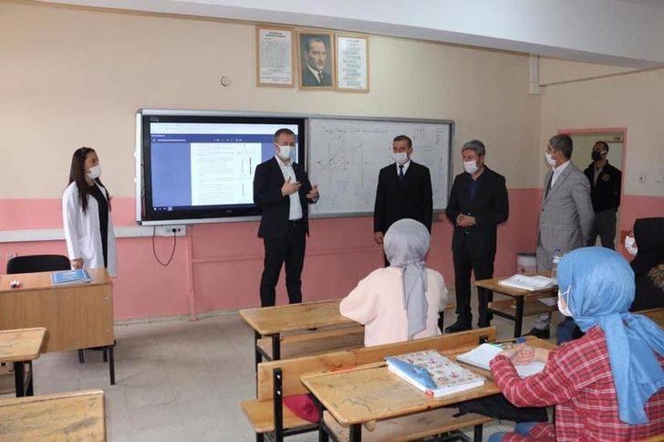 Kaymakam Yelek’ten okul ziyareti G3