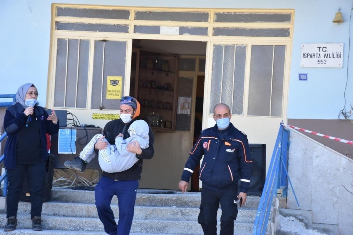 Isparta&rsquo;da &ouml;ğrencilere afet eğitimi verildi