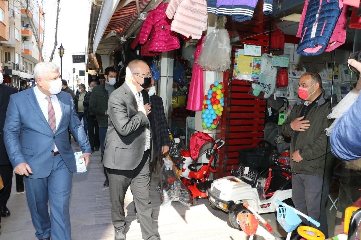 Başkan Erg&uuml;n, yeni normalleşme ile ilgili vatandaş ve esnafı bilgilendirdi
