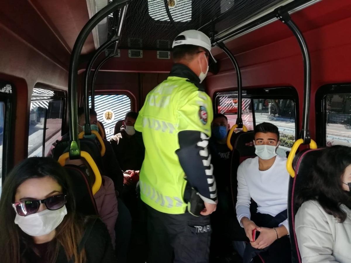 Marmaris&rsquo;te Emniyet ve Jandarma ekiplerinden Kovid-19 denetlemesi