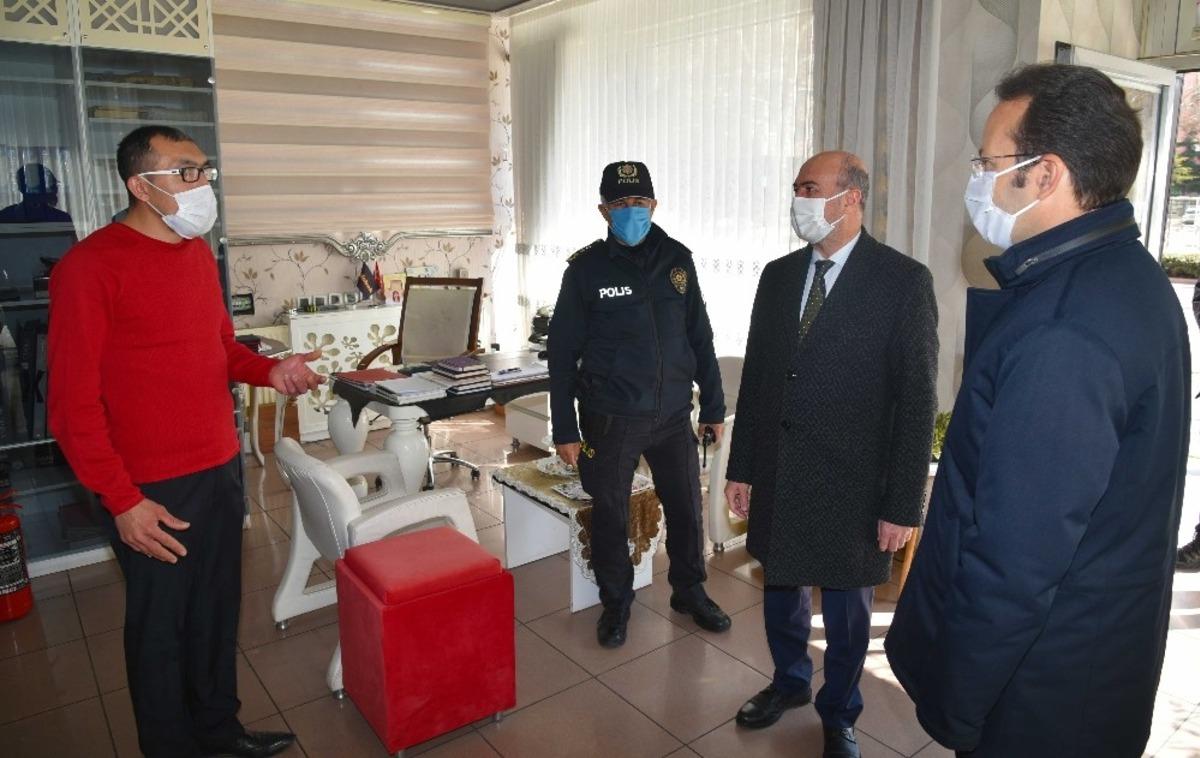 Sel&ccedil;uklu&rsquo;da korona vir&uuml;s denetimi