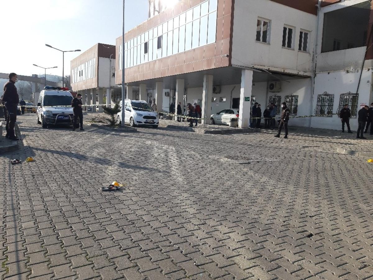 Otoparktaki tartışmada kan aktı: 2 g&uuml;venlik g&ouml;revlisi yaralandı