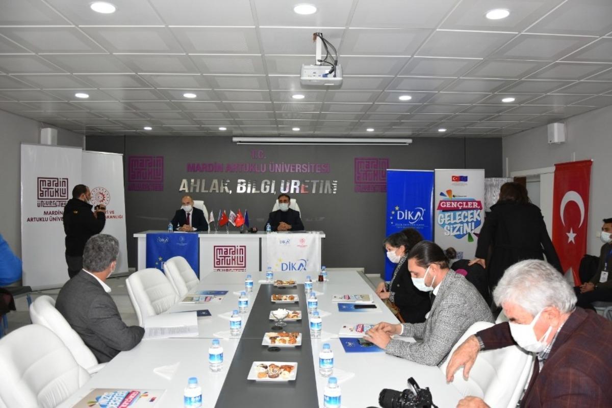 MA&Uuml; ve DİKA Gen&ccedil; Girişimci Projesi i&ccedil;in bir araya geldi