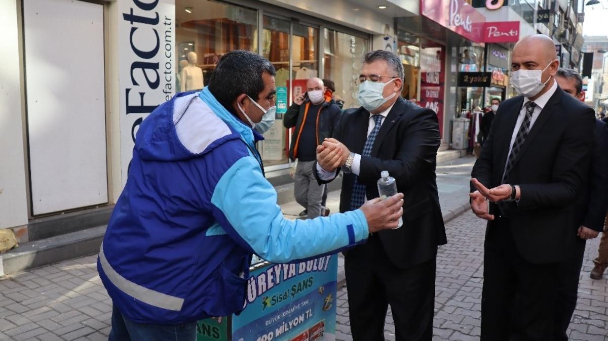 Y&uuml;ksek riskli iller arasındaki Kocaeli&rsquo;de korona vir&uuml;s denetimleri s&uuml;r&uuml;yor