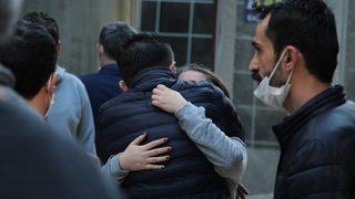 Evi kullanılamaz hale getiren yangında faciayı komşular önledi