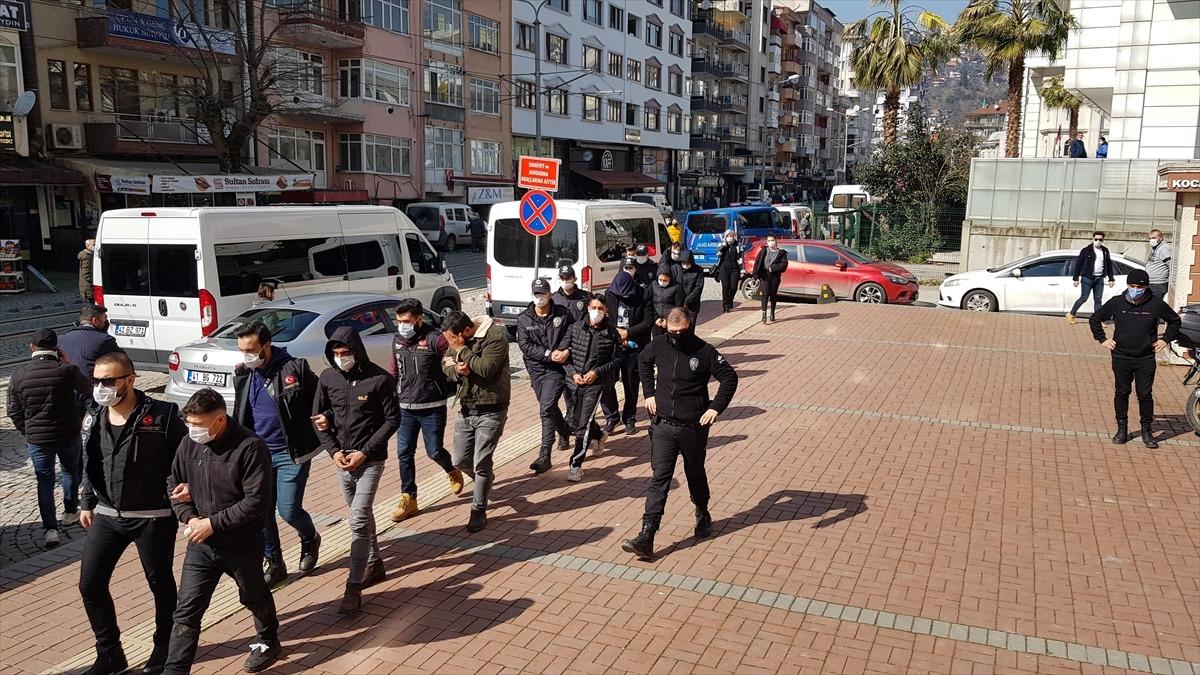 G&Uuml;NCELLEME - Kocaeli'de uyuşturucu operasyonunda yakalanan 8 ş&uuml;pheliden 5'i tutuklandı