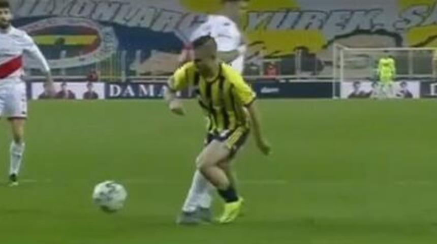 Geceye damga vuran penaltı pozisyonu!