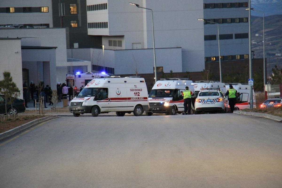 Şehitlerin naaşı Elazığ&rsquo;a getirildi