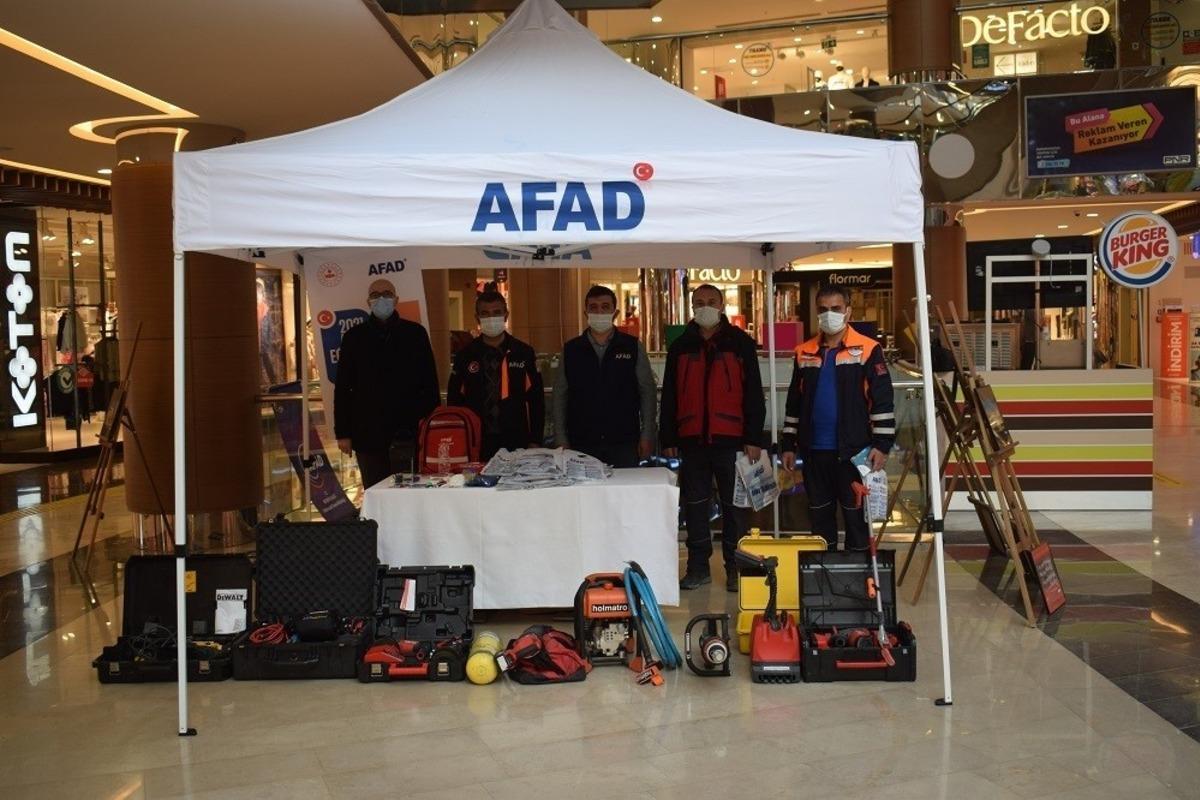 Nissara AVM&rsquo;de Afet Bilin&ccedil;lendirme standı a&ccedil;ıldı