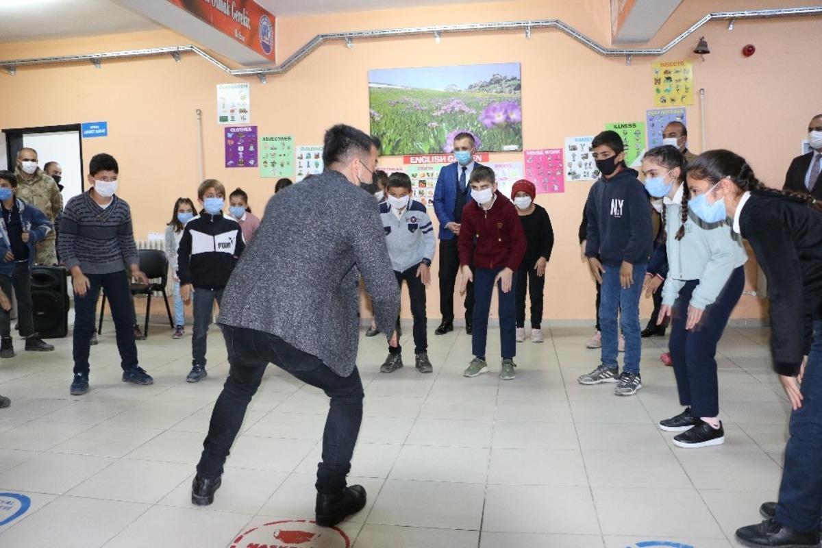 Uludere&rsquo;de 33. beceri tasarım at&ouml;lyesi a&ccedil;ıldı