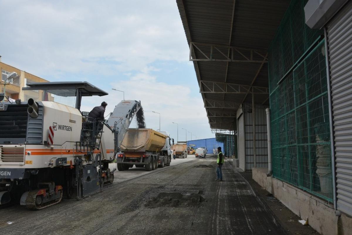 B&uuml;y&uuml;kşehir Belediyesi Tarsus Hal Kompleksinin asfaltını yeniliyor