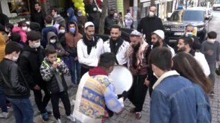 Avcılar'da şaşkına çeviren açılış! Türkçe ve Arapça müzik eşliğinde halay çekildi