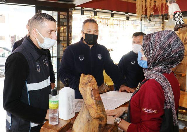 Toroslar Belediyesi zabıtasından korona virüs denetimi