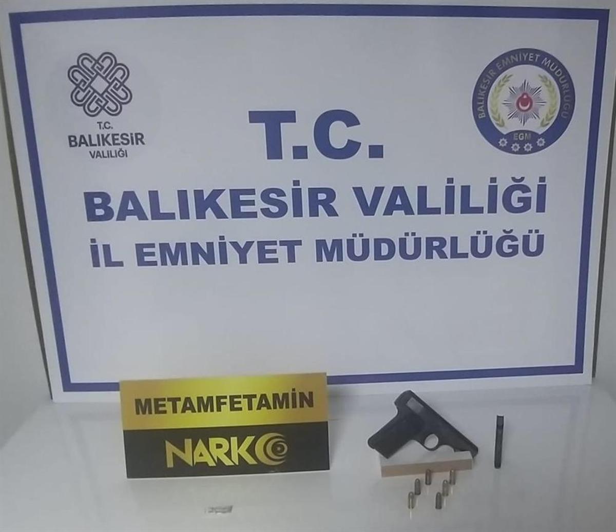 Balıkesir&rsquo;de polis 16 aranan şahıs yakalandı