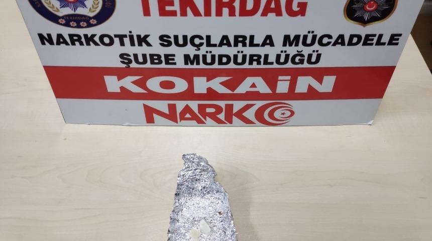 Sokakta durdurulan ş&uuml;pheli şahıstan kokain &ccedil;ıktı