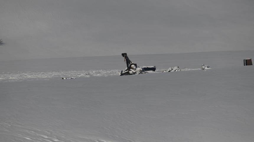 Helikopter enkazına ilk ulaşan vatandaş: Şehidi karlar altından çıkardım