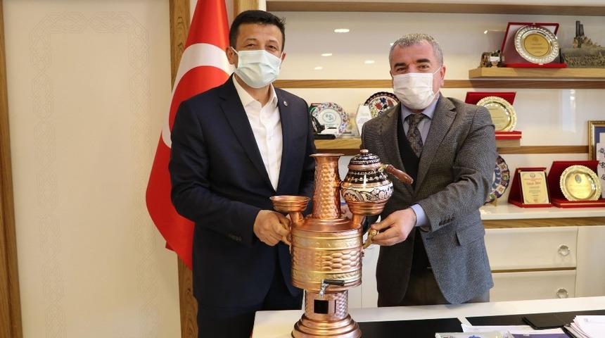 Başkan Özdemir’den Hamza Dağ’a Havza semaveri