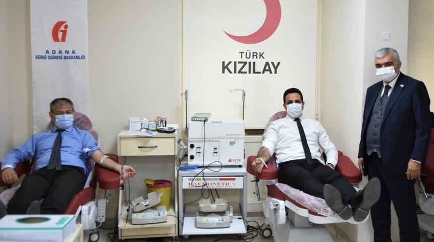 Vergi Haftasını kan bağışı yaparak kutladılar