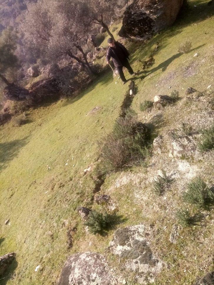 Maden firmasının çalışmaları sonucu arazisi göçen şahıs yetkililerden yardım istedi G4