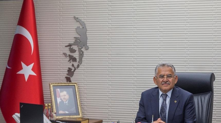 Başkan B&uuml;y&uuml;kkılı&ccedil;, "Aziz milletimizin başı sağ olsun"