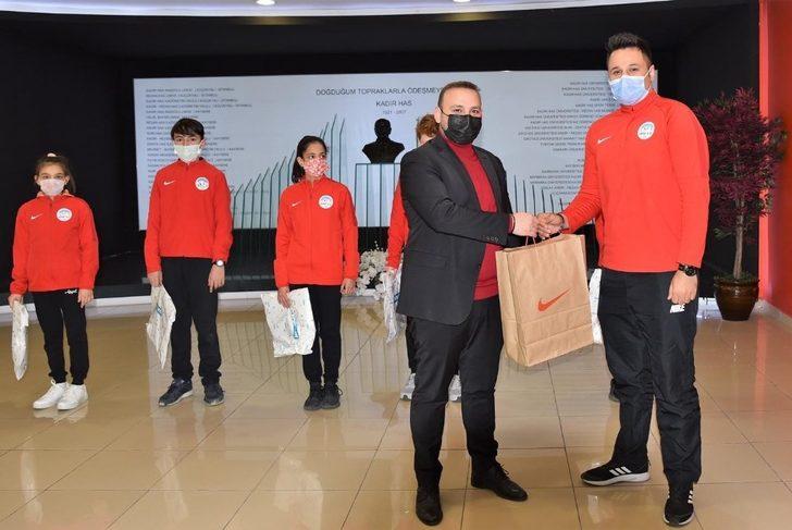 Dereceye giren sporculardan Spor A.Ş.’ye ziyaret G2