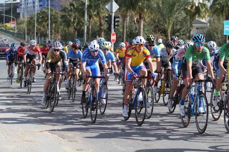 Velo Alanya Gençler Yol Bisikleti Yarışı yapıldı G4