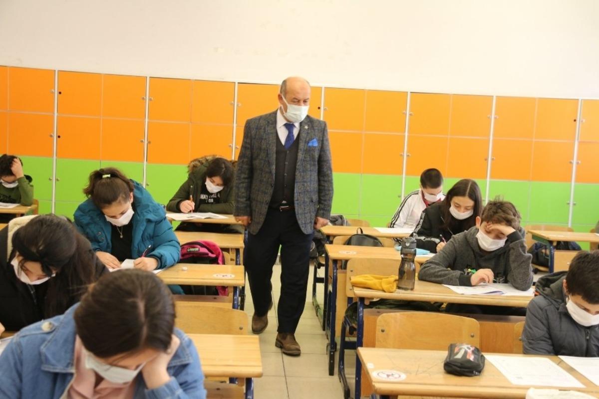 K&uuml;tahya&rsquo;da 8. sınıf &ouml;ğrencilerine y&ouml;nelik deneme sınavı