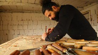 Ahşabı nakış gibi işliyor! 5 yılda geldiği noktayı gören hayran kalıyor