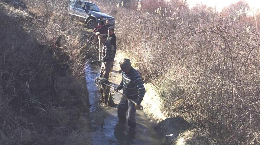 Hisarcık&rsquo;ta sulama kanalı temizliği başlatıldı