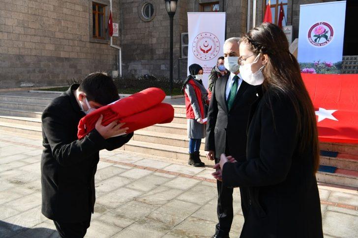 18 Mart’ta Çanakkale’de göndere çekilecek Türk Bayrağı Isparta’ya ulaştı G2