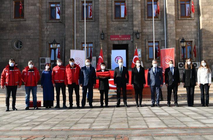 18 Mart’ta Çanakkale’de göndere çekilecek Türk Bayrağı Isparta’ya ulaştı G3