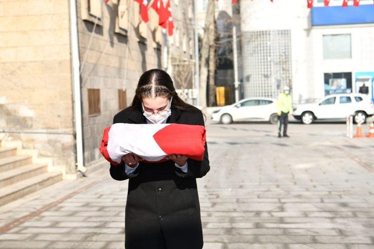 18 Mart’ta Çanakkale’de göndere çekilecek Türk Bayrağı Isparta’ya ulaştı G5