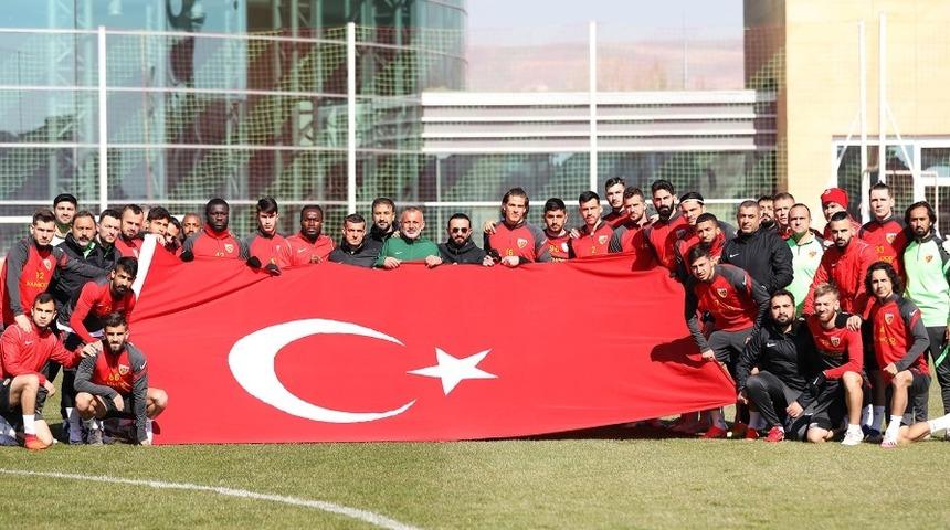 Kayserispor şehitleri unutmadı