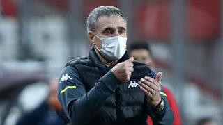 Ersun Yanal, 2021'in yenilmeyen tek teknik direktörü