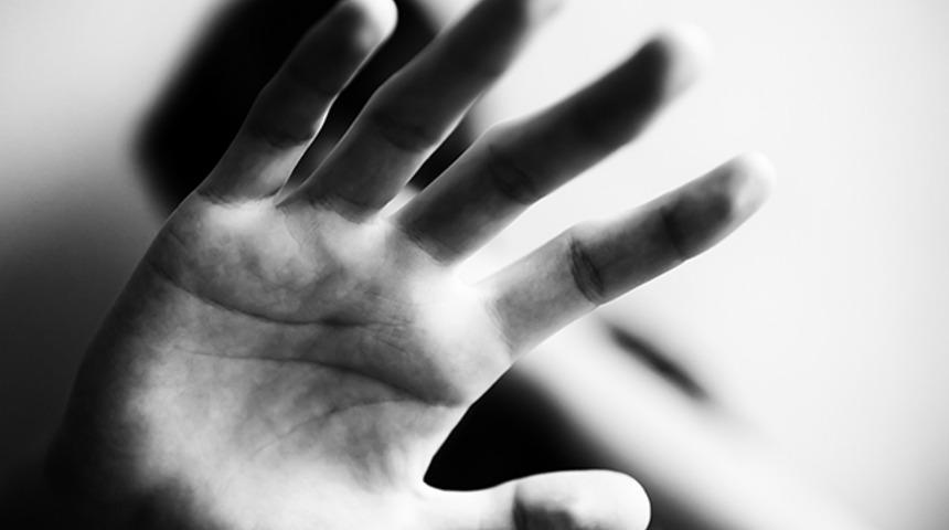 İstanbul'da iğren&ccedil; olay! İlk &ouml;nce yardım etti, sonra tacizde bulundu: Biraz &ouml;p&uuml;şelim giderim