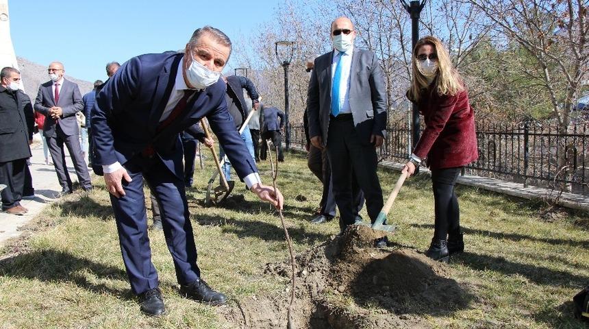 Yeşilırmak yerleşkesinde fidanlar toprakla buluştu