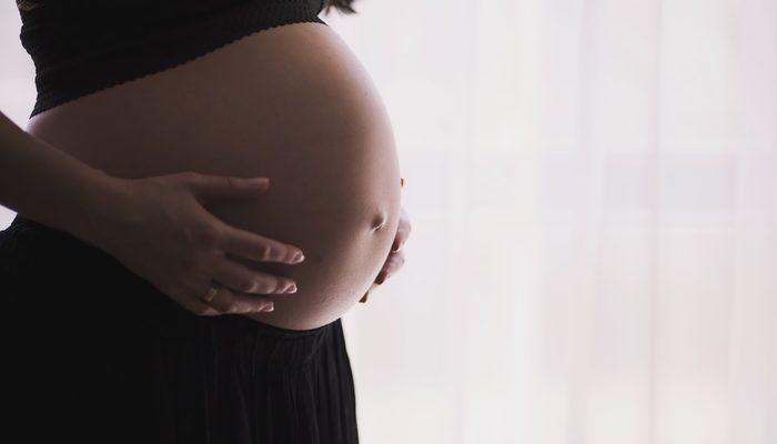 Farklı kültürlerin batıl inançlarına göre hamilelerin uygulaması gereken ilginç uygulama!