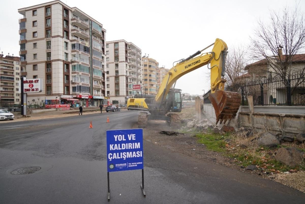 Diyarbakır&rsquo;da caddeler yenileniyor