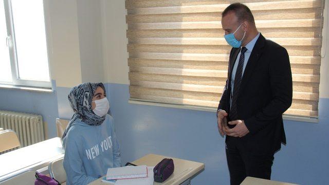 Ağrı Milli Eğitim Müdürü Tekin, Patnos ilçesindeki okullarda incelemelerde bulundu